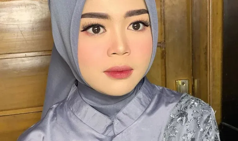 Mempercantik Hari Bahagia dengan Makeup Pengantin